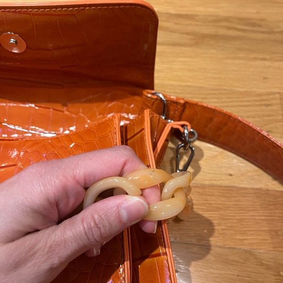 Hvisk woman’s bag in Orange with bag charm - Picture 2 of 5